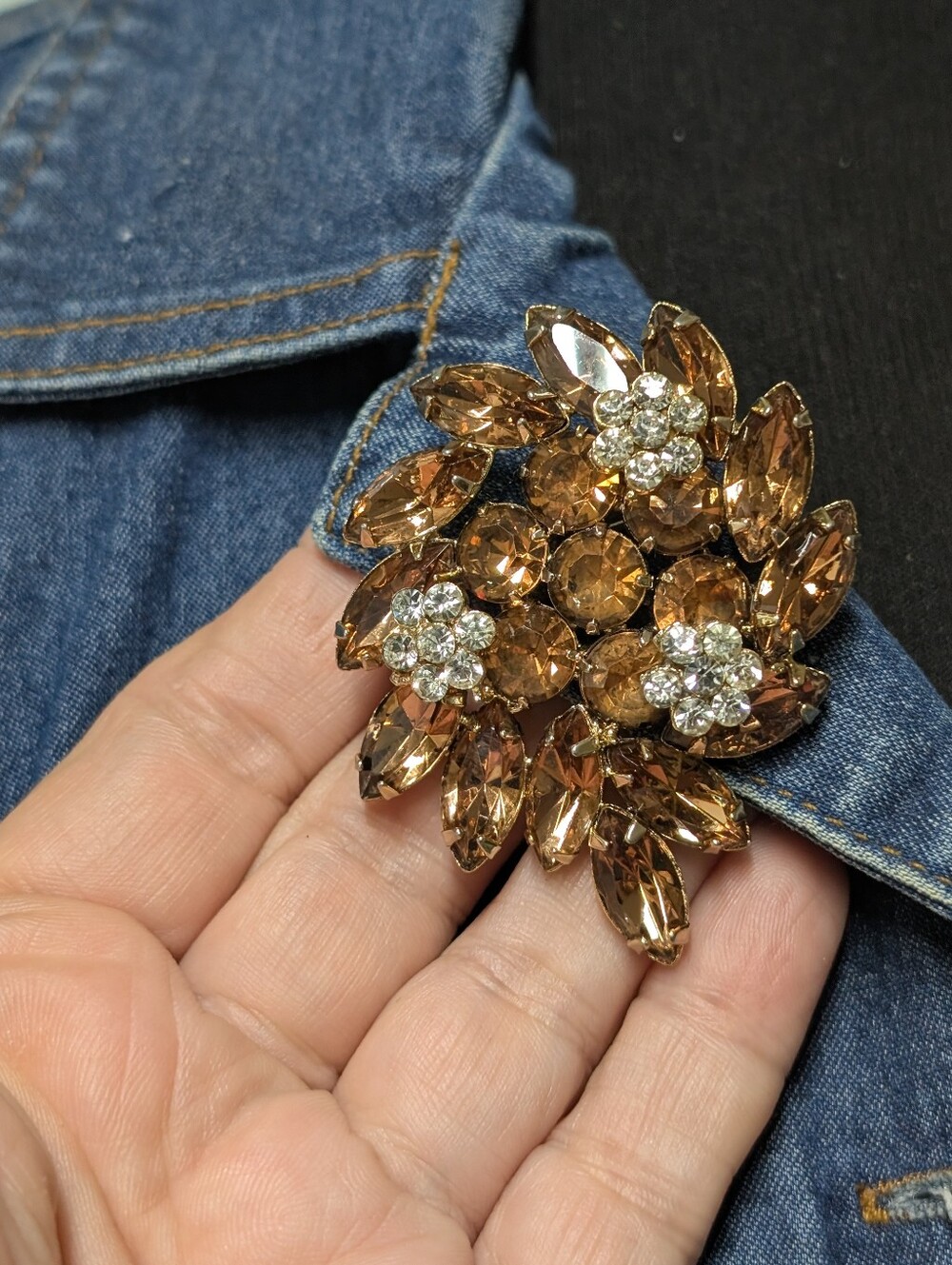 1950s Designer Weiss Smoky Quartz Crystal Flower Brooch Pin